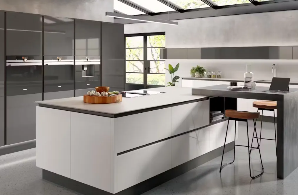 Handleless Chippendale Superdec